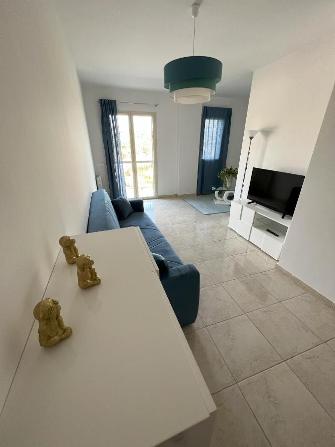Casa Vacanze Le Tre Scimmiette 파테르노 외부 사진