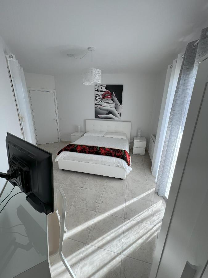 Casa Vacanze Le Tre Scimmiette 파테르노 외부 사진